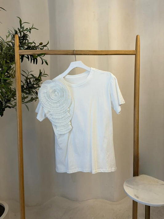 TSHIRT UNITALLA BLANCA CON APLICACIÓN EN FLOR