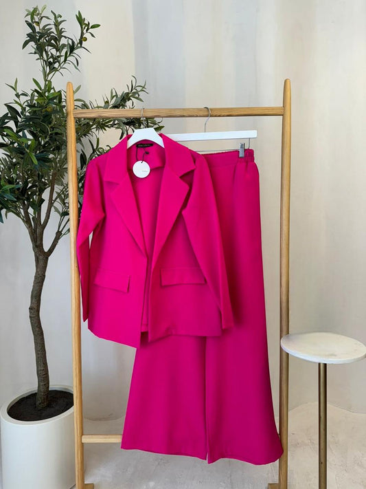 SET MAGENTA PANTALON RECTO CON RESORTE DE VESTIR Y BLAZER MANGA LARGA