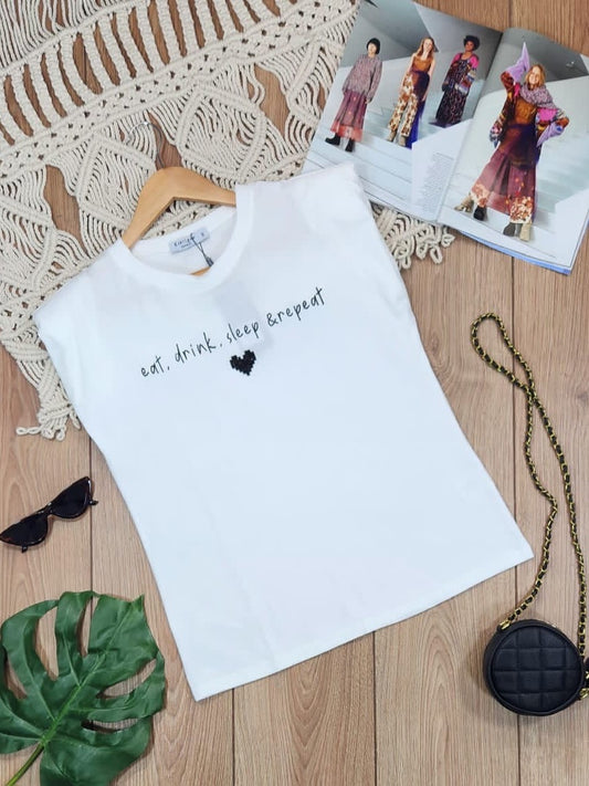 BLUSA BLANCA ALGODÓN HOMBRERAS ESTAMPADO CORAZON, coco miel shop, coco miel, ropa, tienda de ropa, la mejor tienda de ropa en mexico, blsa blanca, plyera blanca, tshirt blanca,